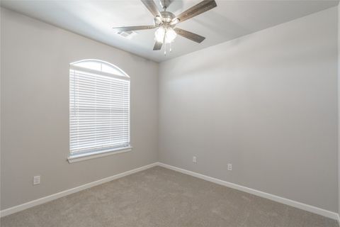 Single Family Residence in Tuttle OK 1220 Colonial Avenue 7.jpg