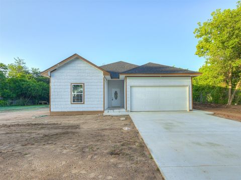 Single Family Residence in Oklahoma City OK 6410 NW 9th Street.jpg