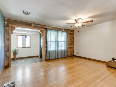 Single Family Residence in Oklahoma City OK 3208 NW 34th Street 16.jpg