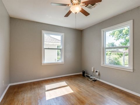 Single Family Residence in Oklahoma City OK 3208 NW 34th Street 34.jpg