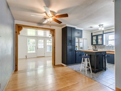 Single Family Residence in Oklahoma City OK 3208 NW 34th Street 18.jpg
