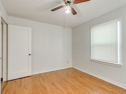 Single Family Residence in Oklahoma City OK 3208 NW 34th Street 40.jpg