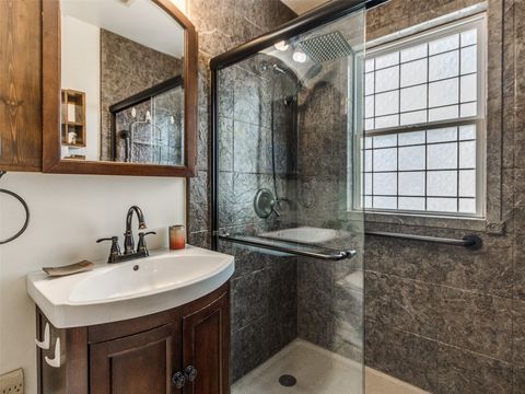 Single Family Residence in Oklahoma City OK 3208 NW 34th Street 32.jpg