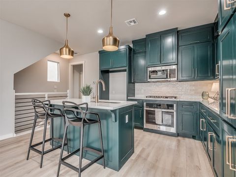 Single Family Residence in Oklahoma City OK 1308 NW 11th Street.jpg