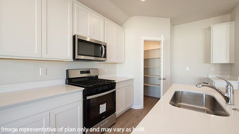 Single Family Residence in Oklahoma City OK 2916 Campfire Drive 3.jpg