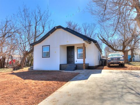 Single Family Residence in Oklahoma City OK 542 SW 23rd Street.jpg