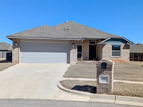 Single Family Residence in Midwest City OK 2402 Cattail Circle.jpg
