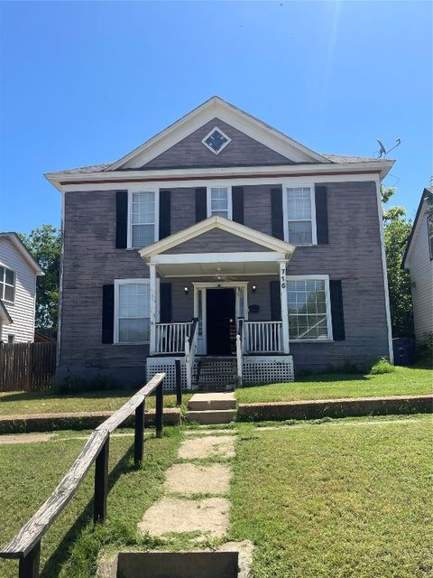 Single Family Residence in Guthrie OK 716 N Broad Street.jpg