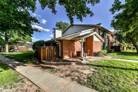 Condominium in Oklahoma City OK 4400 Hemingway Drive #114.jpg