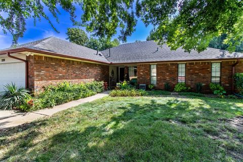 Single Family Residence in Midwest City OK 2332 Celina Drive.jpg