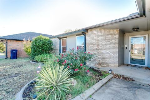 Single Family Residence in Oklahoma City OK 7916 NW 83rd Street.jpg