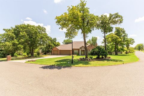 Single Family Residence in Guthrie OK 4531 Red Fox Trl.jpg