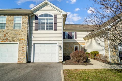 Condominium in Dublin OH 5571 Viningbrook Drive.jpg