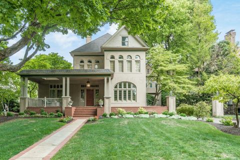 Single Family Residence in Bexley OH 340 S Parkview Avenue.jpg