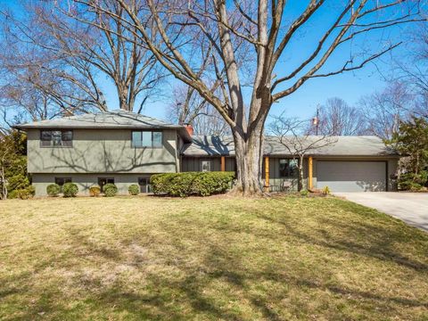 Single Family Residence in Upper Arlington OH 1360 Friar Lane.jpg