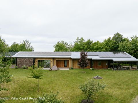 Single Family Residence in Hobart NY 1199 W Highland Road.jpg