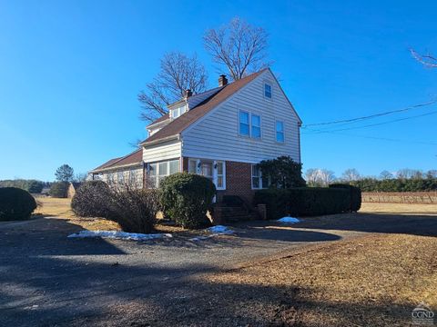 Single Family Residence in Hudson NY 2322 Us Route 9.jpg