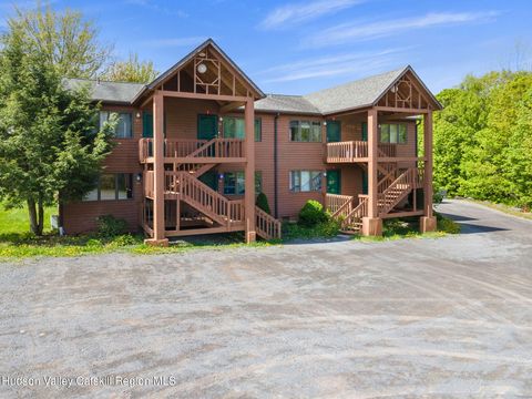 Condominium in Windham NY 11 Quads Way.jpg
