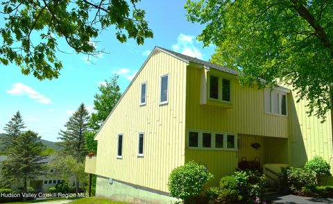 Townhouse in Denver NY 225 Woodland Drive #33-9.jpg
