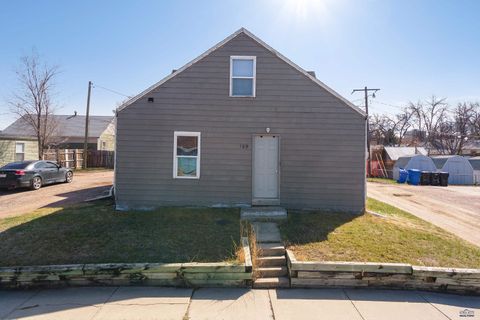 Duplex in RAPID CITY SD 109 St Anne St.jpg