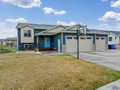 Single Family Residence in Rapid City SD 701 Haakon St 2.jpg