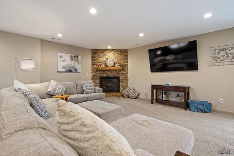 Single Family Residence in Rapid City SD 701 Haakon St 17.jpg