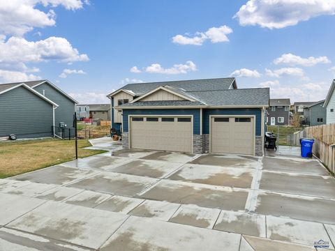 Single Family Residence in Rapid City SD 701 Haakon St 1.jpg