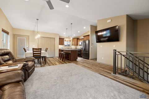 Single Family Residence in Rapid City SD 701 Haakon St 5.jpg