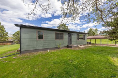 Single Family Residence in Custer SD 248 S 10th St.jpg