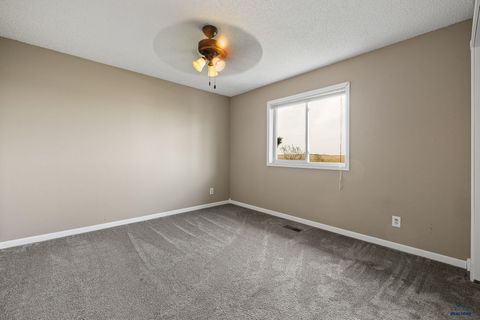 Single Family Residence in Rapid City SD 922 Virginia Ln 9.jpg