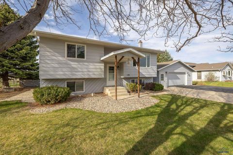 Single Family Residence in Rapid City SD 922 Virginia Ln 1.jpg