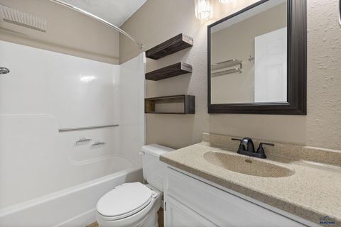 Single Family Residence in Rapid City SD 922 Virginia Ln 11.jpg