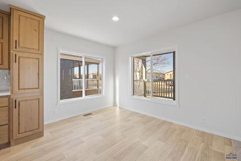 Manufactured Home in Rapid City SD 4309 Circlewood Dr 10.jpg