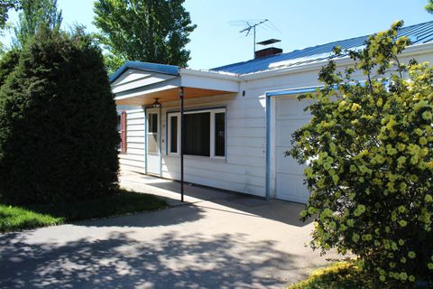 Single Family Residence in Rapid City SD 128 St Francis St.jpg