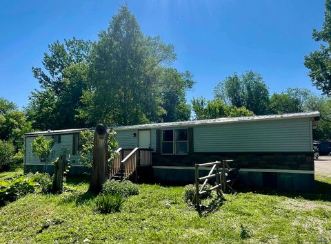 Manufactured Home in Belle Fouche SD 1229 Elkhorn Ct.jpg