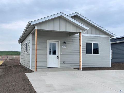 Single Family Residence in Rapid City SD 5618 Bridge Dr.jpg