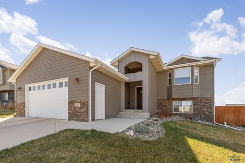 Single Family Residence in Rapid City SD 4425 Beringer Dr.jpg