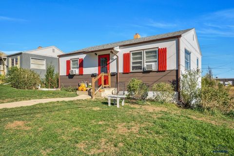 Duplex in Rapid City SD 1918 Ivy Ave.jpg