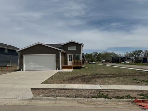 Single Family Residence in Rapid City SD 3994 Magnum Ct.jpg