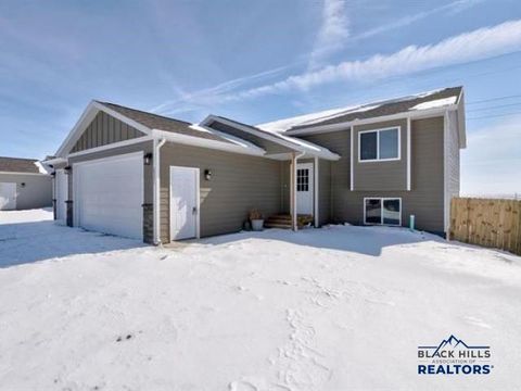 Single Family Residence in Rapid City SD 2331 E Philadelphia.jpg