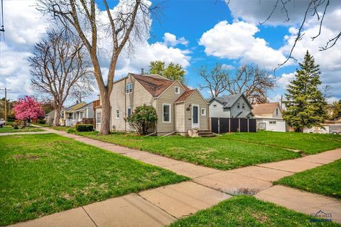 Single Family Residence in Rapid City SD 1329 9th St.jpg