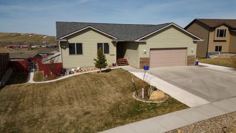 Single Family Residence in Rapid City SD 222 E Bengal Dr.jpg