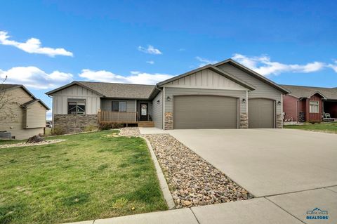 Single Family Residence in Rapid City SD 4376 Vinecliff Dr.jpg