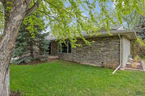 Single Family Residence in Rapid City SD 2928 Falls Dr.jpg
