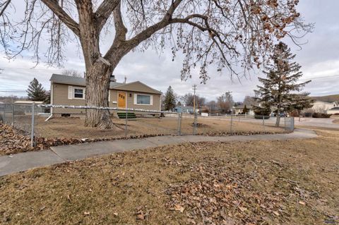 Single Family Residence in Rapid City SD 601 Haines Ct.jpg