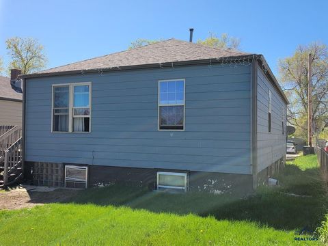 Duplex in rapid city SD 217 E Monroe St.jpg