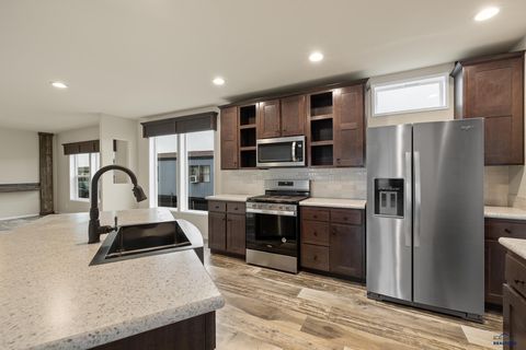 Manufactured Home in Rapid City SD 4449 Circlewood Dr.jpg