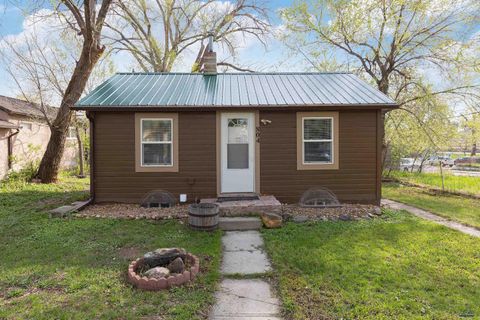 Single Family Residence in Rapid City SD 804 Silver St.jpg