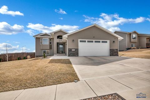 Single Family Residence in Rapid City SD 4400 Beringer Dr.jpg