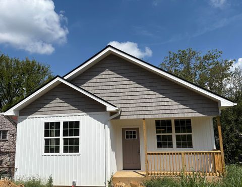 Single Family Residence in Knoxville TN 3515 Martin Luther King Jr. Ave.jpg